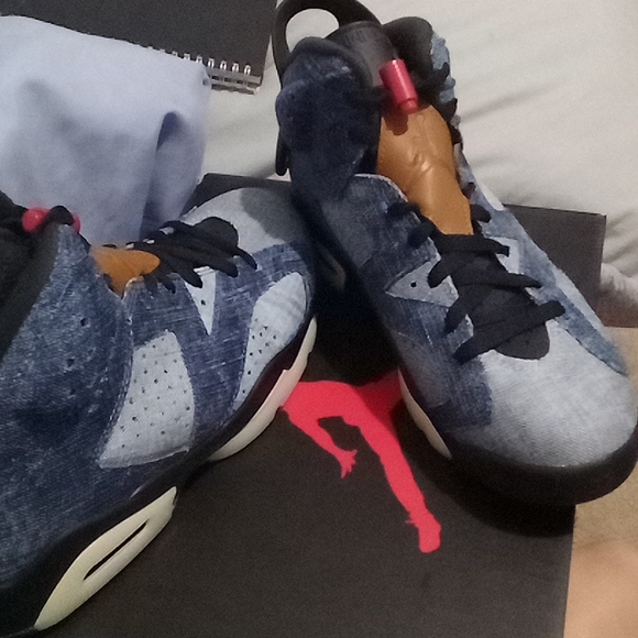 Air Jordan size 8 Retros - Picture 4 of 8